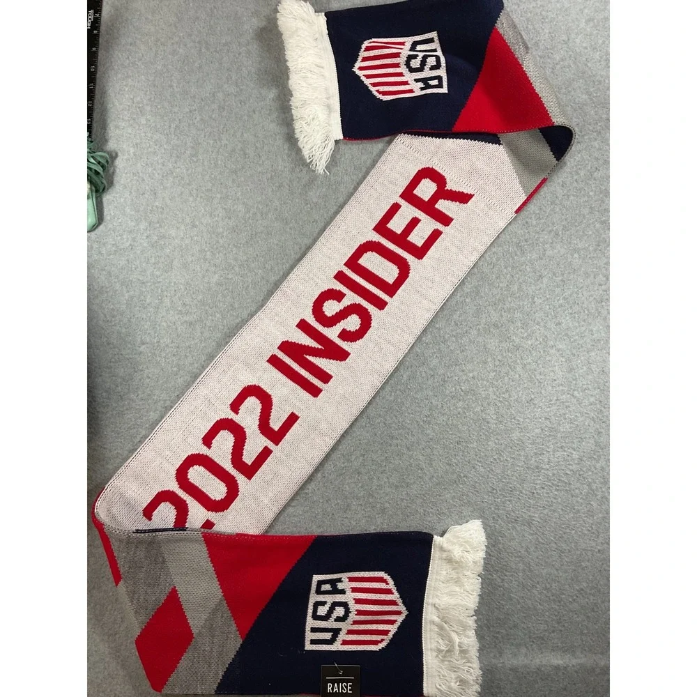 US Soccer 2022 Insider Scarf Ruffneck USA Crest Fringed Fan Scarf 1695